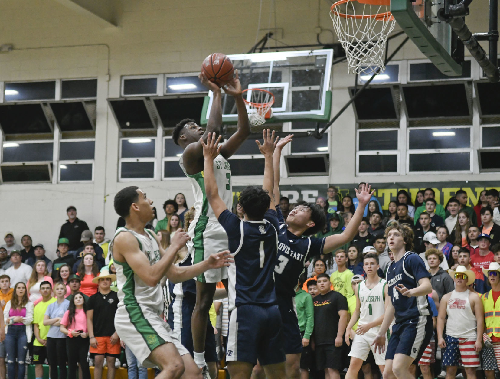 022520 Clovis East SJ basketball 06.jpg